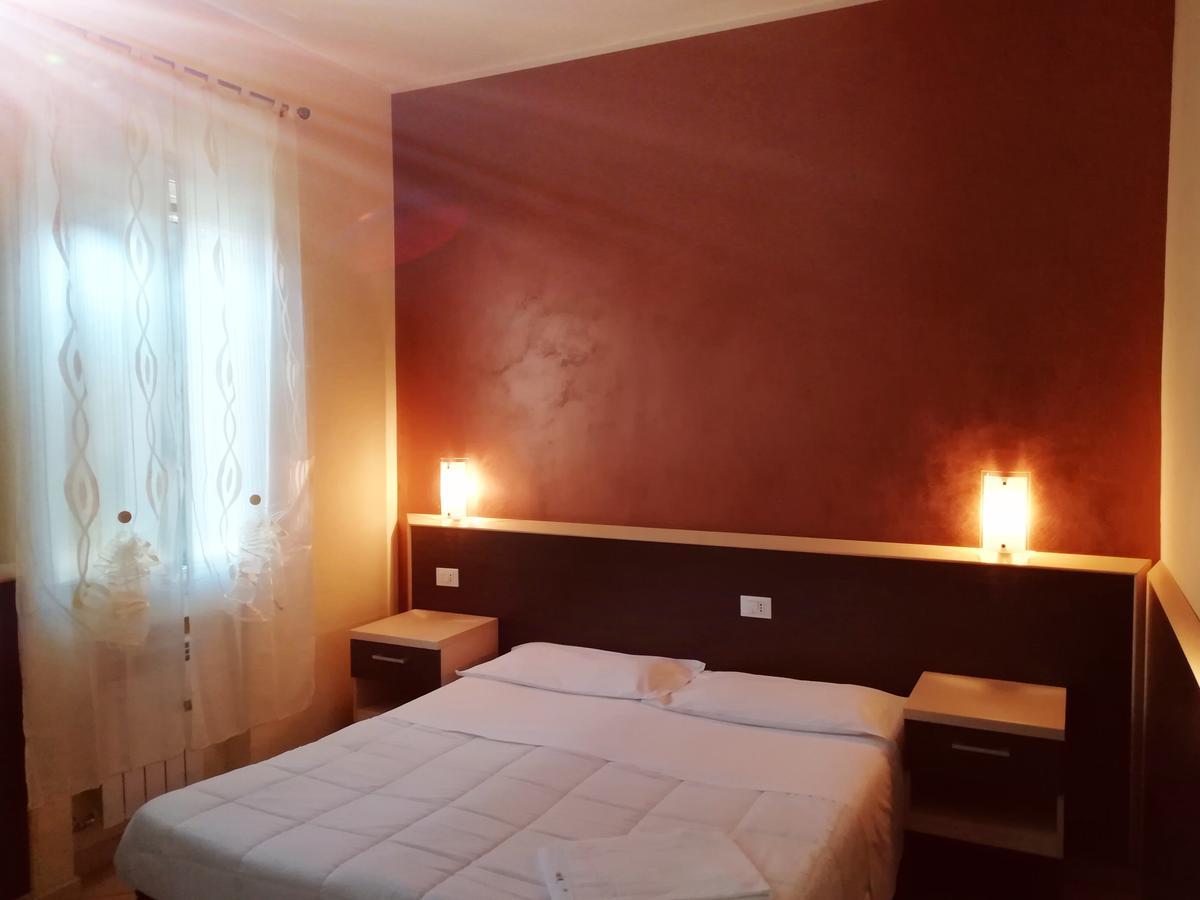 New Hotel Europa Crevalcore エクステリア 写真