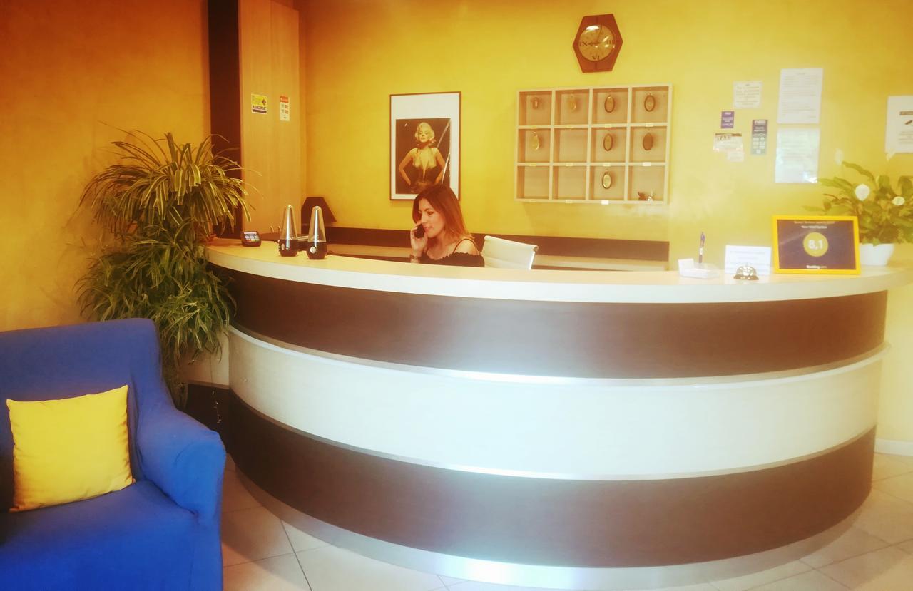 New Hotel Europa Crevalcore エクステリア 写真